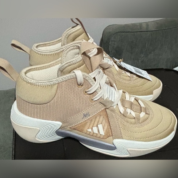 Adidas NWT  Exhibit Select CP Mid Shoes in "Beige". - Picture 6 of 7